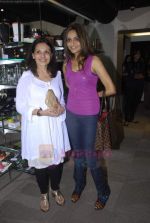 Madhoo Shah at Ira Dubey_s store launch in Chowpatty, Mumbai on 9th Aug 2011 (39).JPG